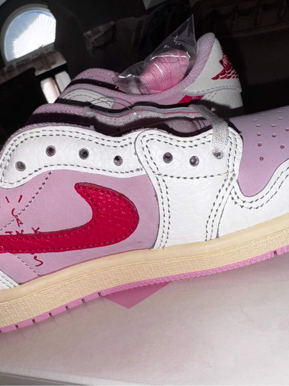 TRAVIS SCOTT 📣💕NIKE Kids Pink and Red Low-Top Sneakers - Picture 9 of 12